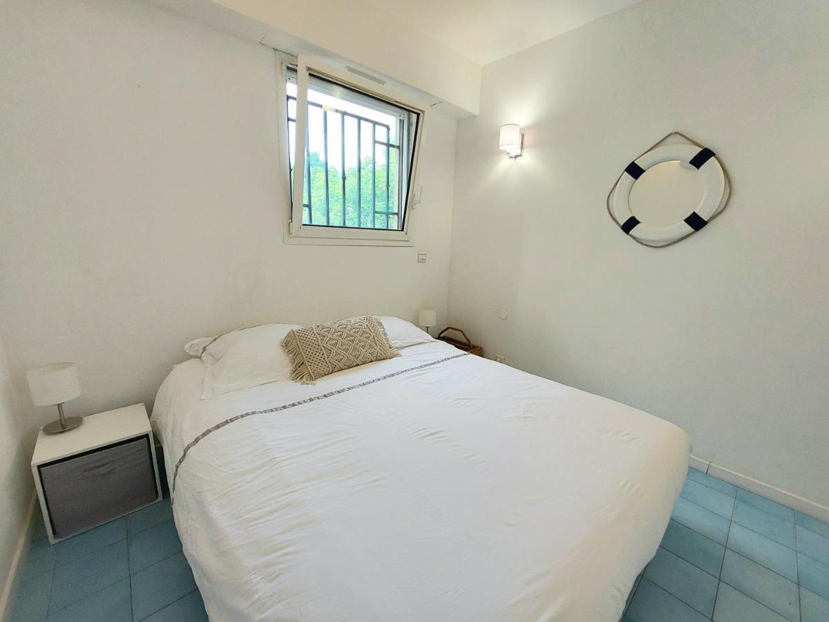 Plage la Salis 3 chambres, Jardin - 3 bedrooms Antibes Buitenkant foto