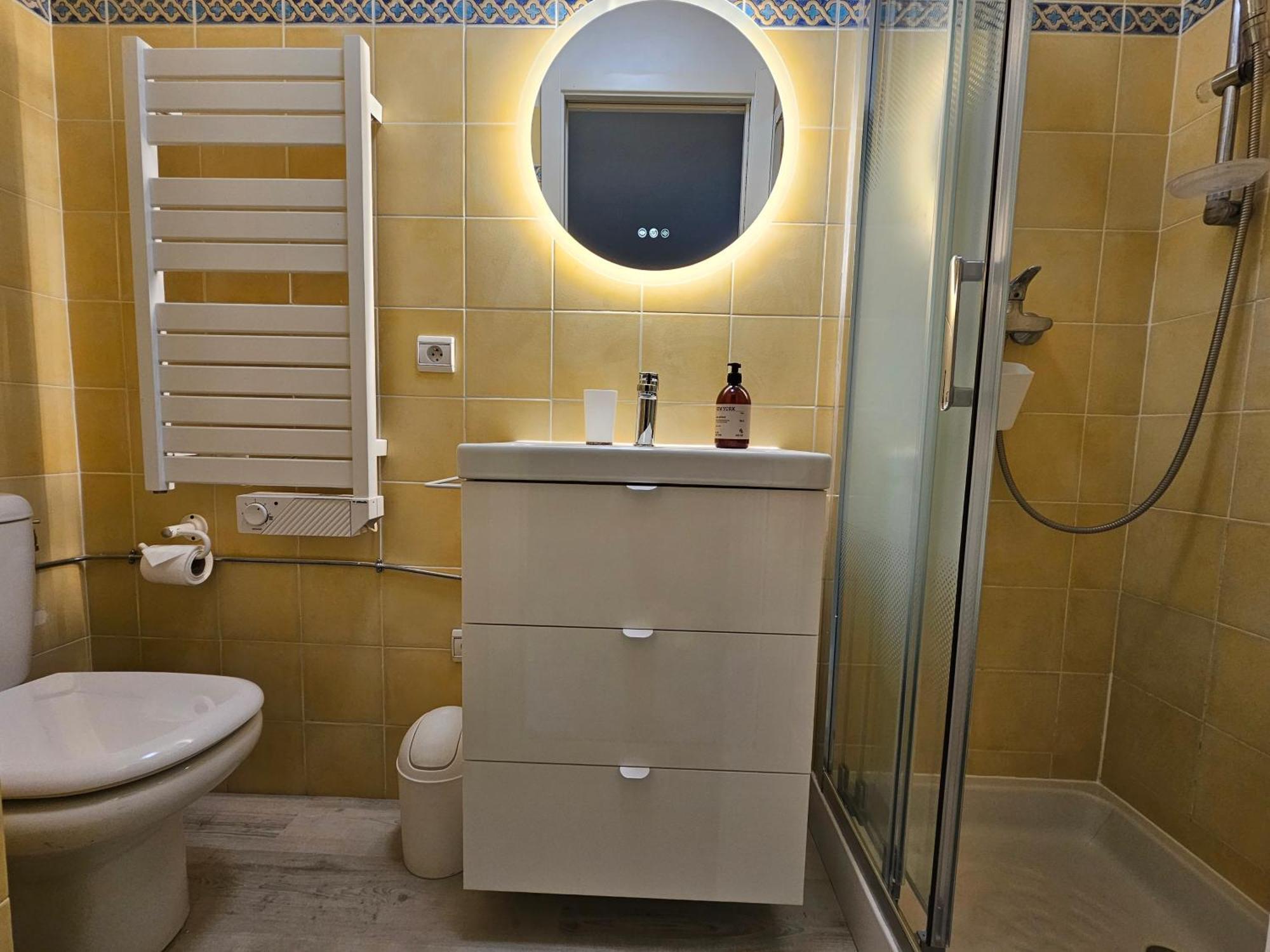 Plage la Salis 3 chambres, Jardin - 3 bedrooms Antibes Buitenkant foto